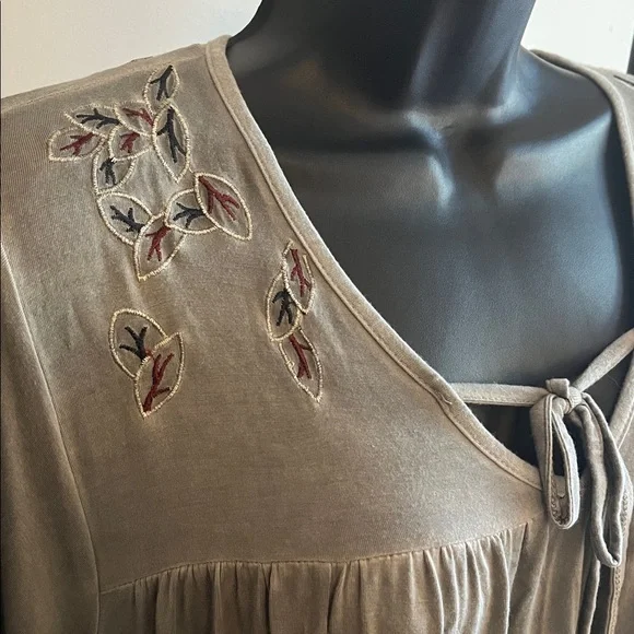 POL embroidered top - Picture 1 of 6